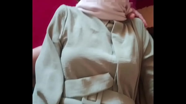 Video bokep Saudari tiri hijab di entot saat adakan hari raya lebaran
