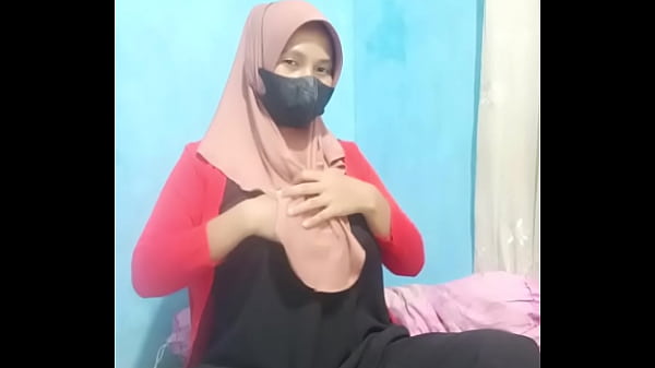 Indonesia Gadis berhijab colmek masturbasi menggunakan dildo sampai orgasme Berlebihan